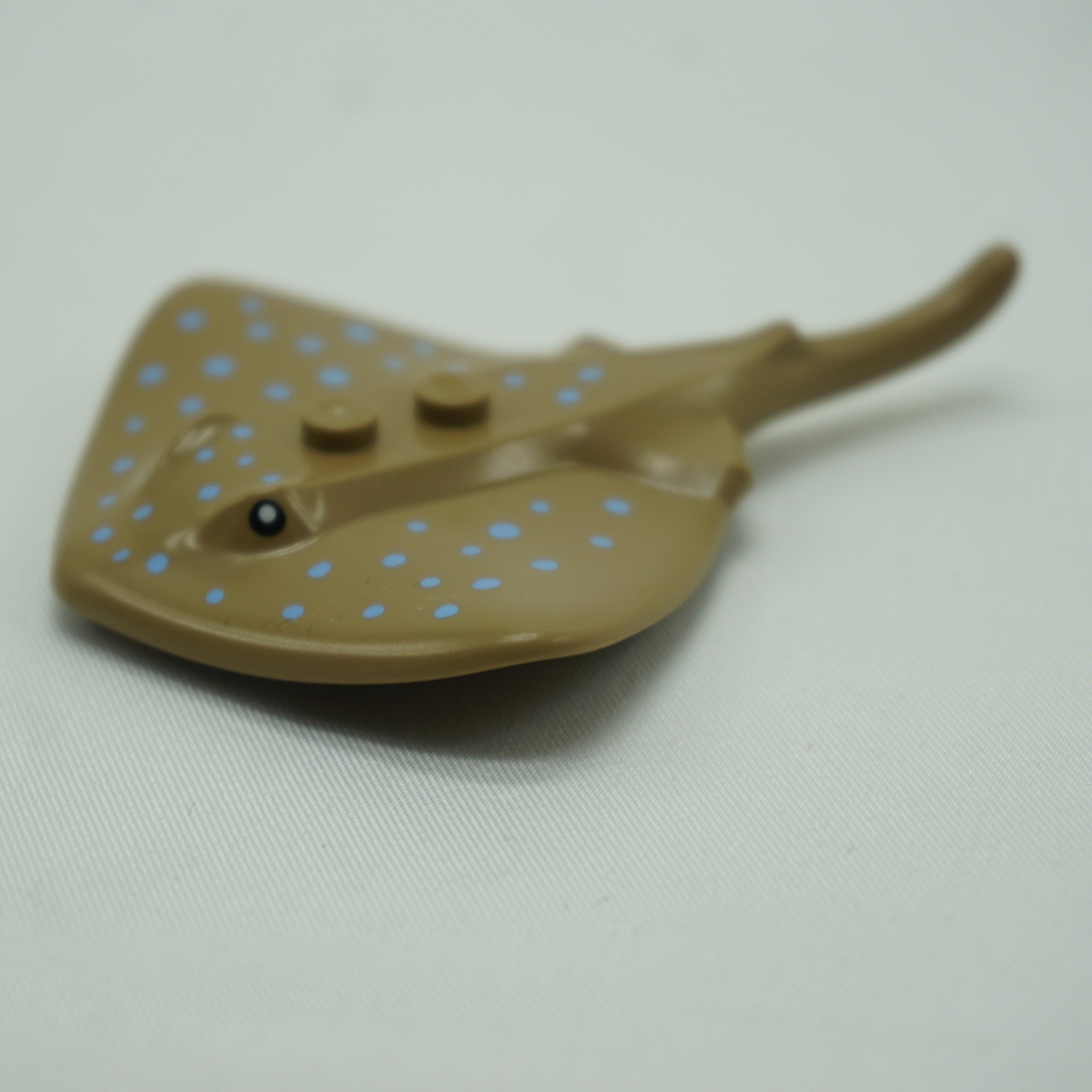 Part 67337pb01 - Manta Ray / Stingray with 2 Studs with Black Eyes and Bright Light Blue Dots Pattern